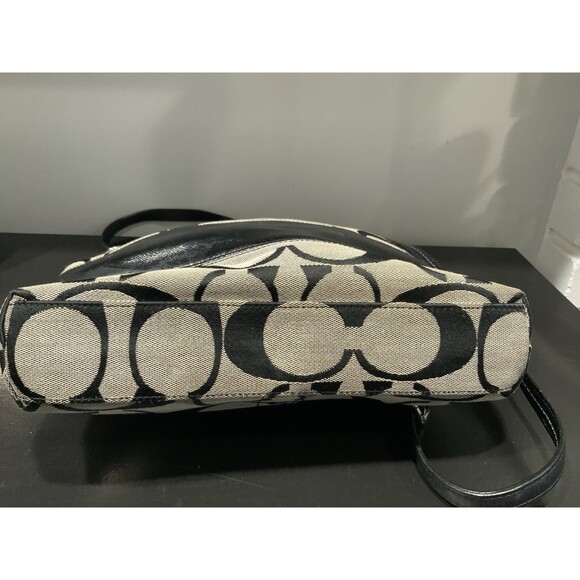 EUC Coach Signature Black C Canvas and Leather Bag. Shoulder /Crossbody Bag - Picture 3 of 5